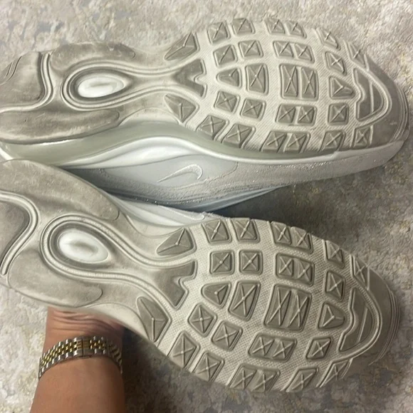 Silver Metallic Women’s Nike Air Max 97 'Light Bone' DX0137-002 (size 10) - Picture 9 of 9
